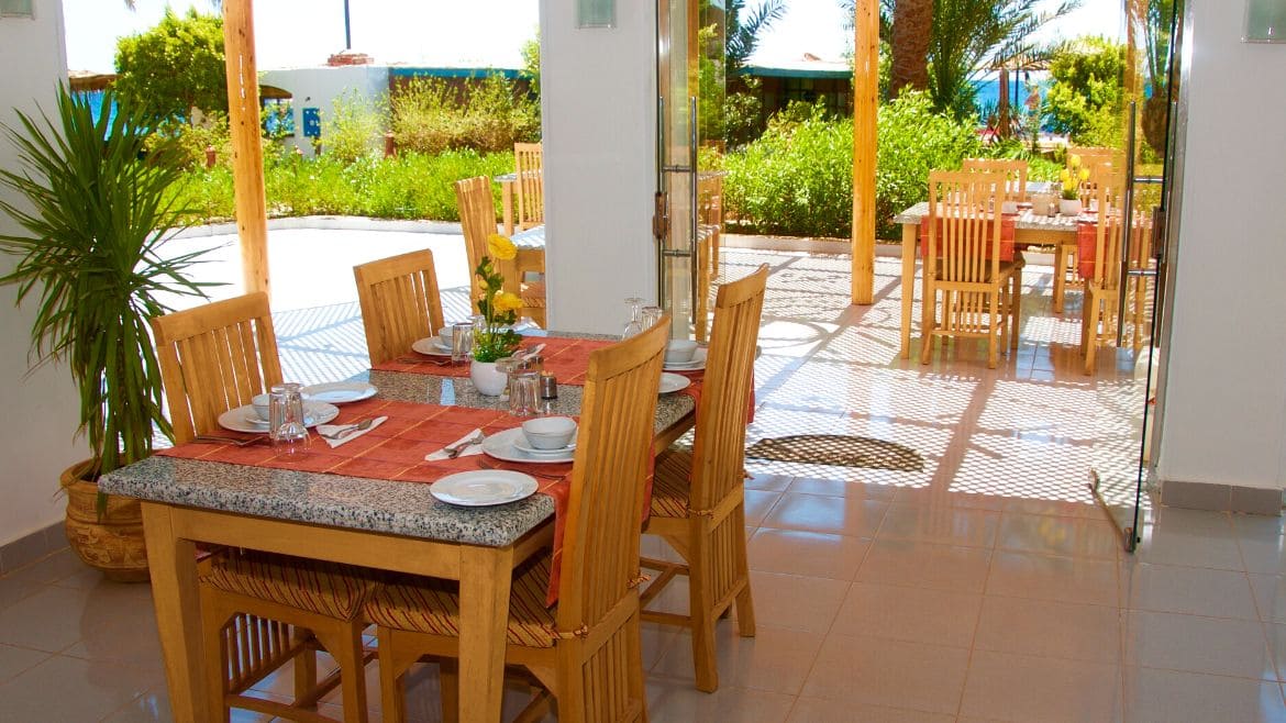Soma Bay: Essbereich in der Strand Bungalowanlage Soma Bay: Essbereich in der Strand Bungalowanlage