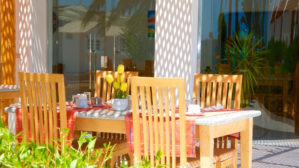 Soma Bay: Frühstück draußen in den Strand Bungalows genießen Soma Bay: Frühstück draußen in den Strand Bungalows genießen