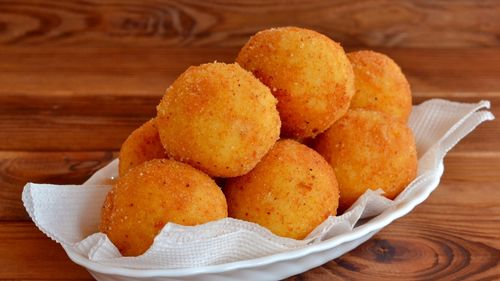 Italien: Arancini, sizilianische Küche