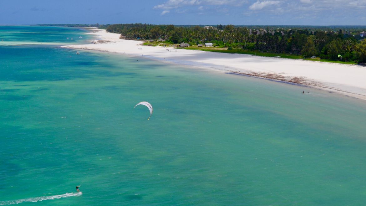 Kitesurfreisen: wunderbare Wasserfarben in Kenia