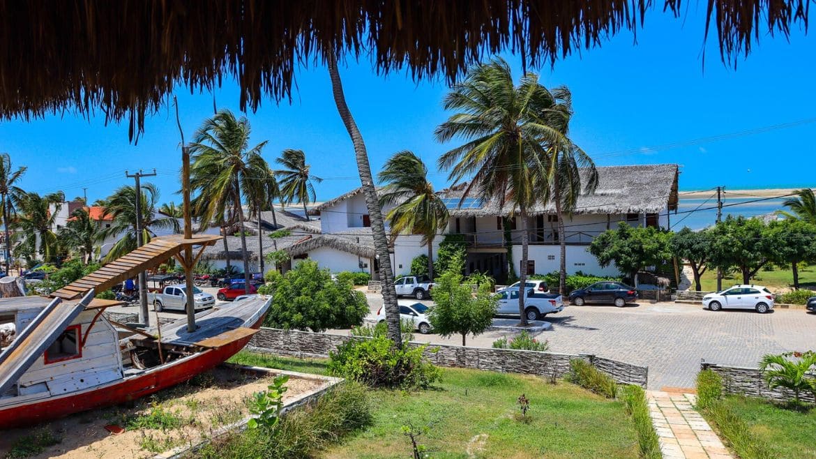 Ilha do Guajiru: Das Gardenhouse liegt auf der gegenüberliegenden Straßenseite