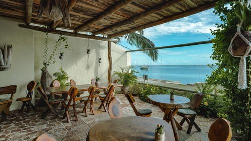 Ilha do Guajiru: Restaurantbereich mit Meerblick