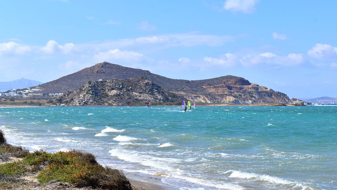 Naxos: Windsurfen und eine tolle Landschaft genießen