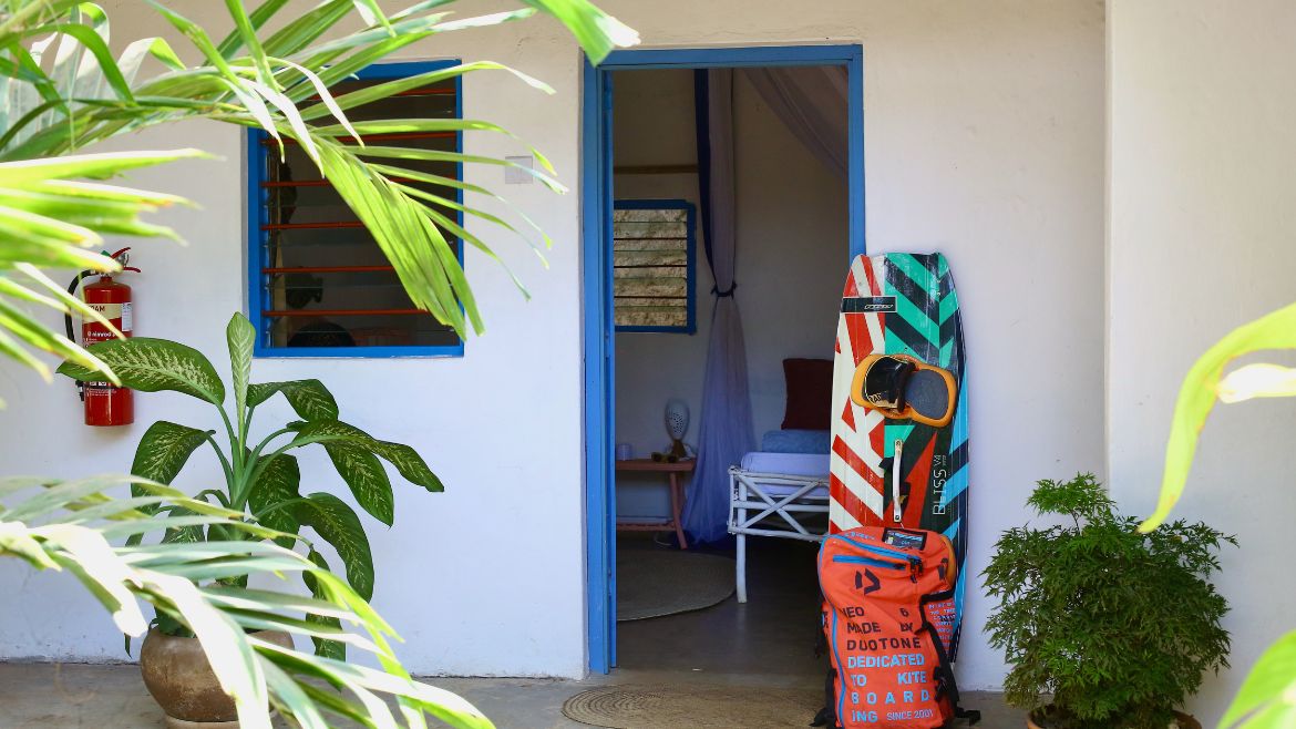Kilifi: Außenansicht der Surfer Economy Zimmer