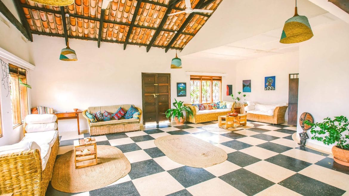 Kilifi: Gemeinschaftsbereich im Haupthaus des Eco Surf Cottage
