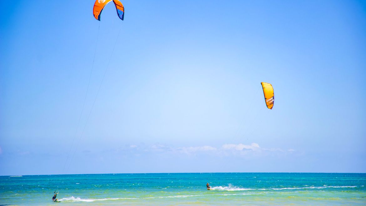 Kilifi: Kitesurfen und atemberaubende Wasserfarben genießen