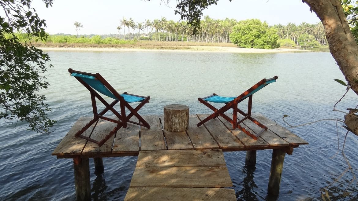 Kappalady: Die Bungalows verfügen über einen privaten Lagunensteg Kappalady: Die Bungalows verfügen über einen privaten Lagunensteg