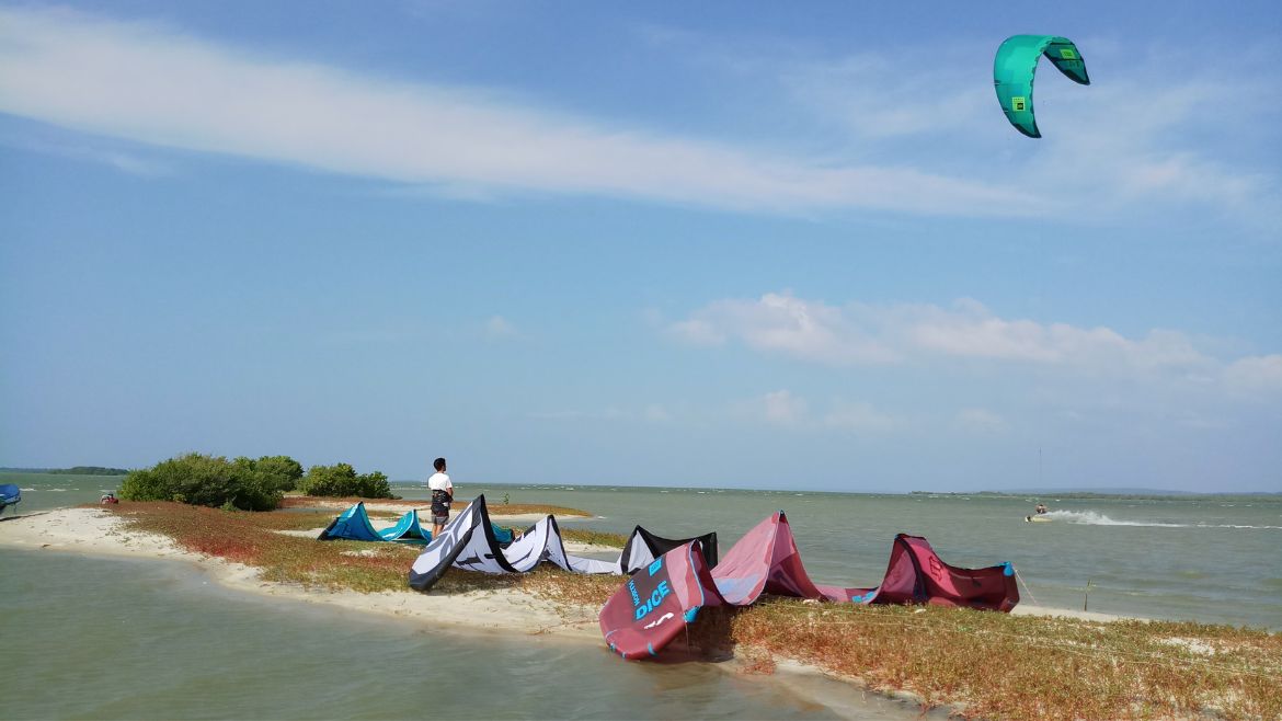 Kappalady: Sandbank zwischen Lagune und Meer Kappalady: Sandbank zwischen Lagune und Meer